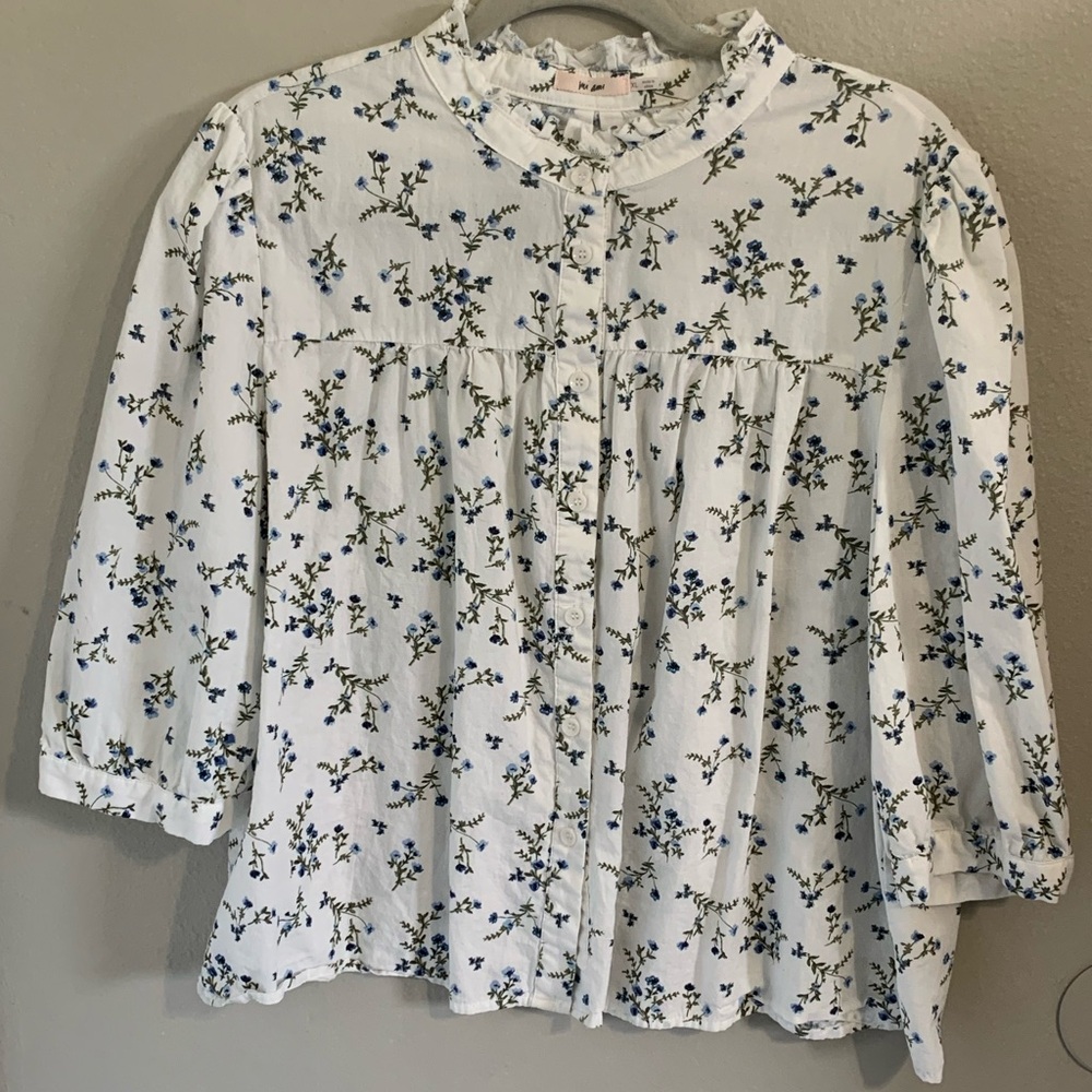 Mi Ami Floral Whitw floral blouse size XL